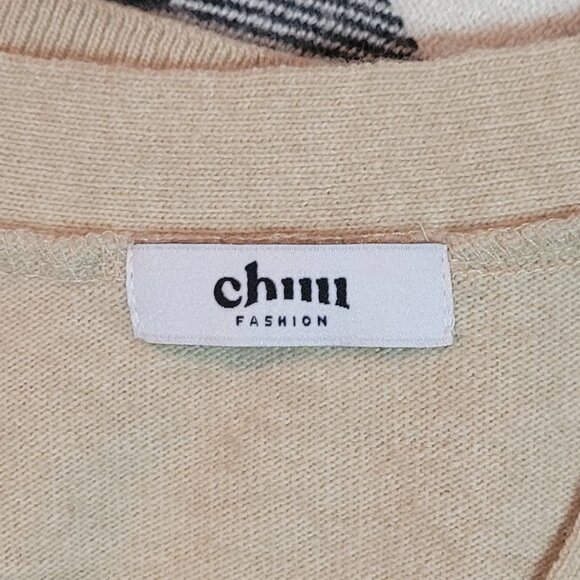 Chuu | Cropped V-Neck Wool Knit Cardigan - Picture 4 of 5